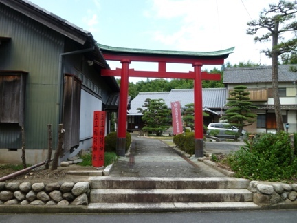 玉三稲荷神社06.JPG