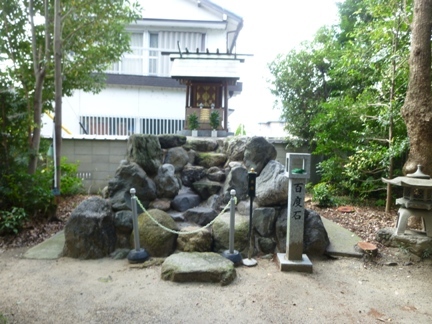 玉三稲荷神社25.JPG